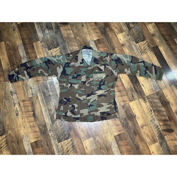Vintage Army Fatigue Jacket Camo Military Size Large Short - Picture 1 of 5